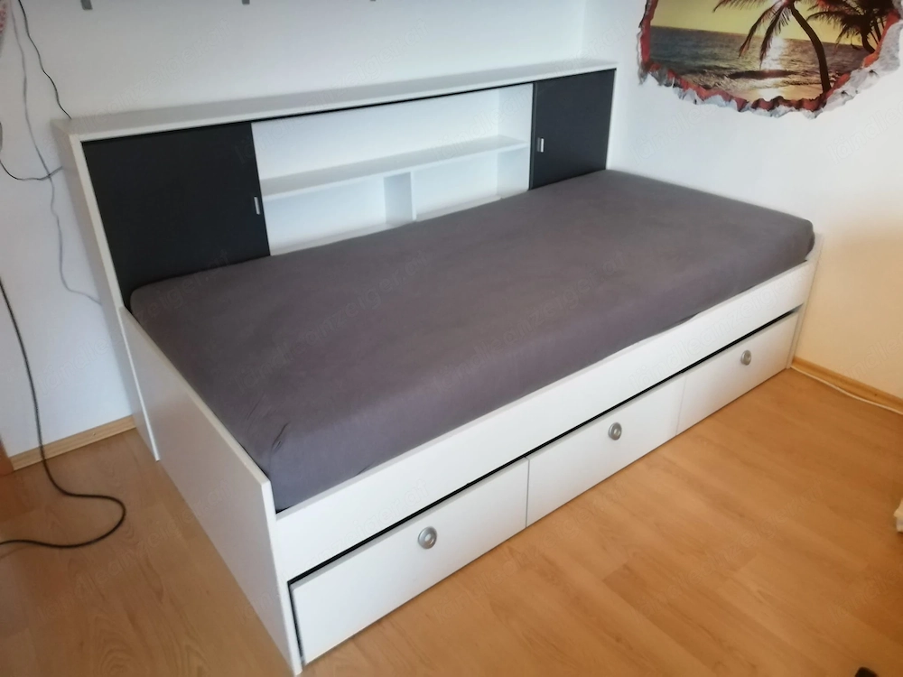 Jugendzimmer in Weiss-Schwarz