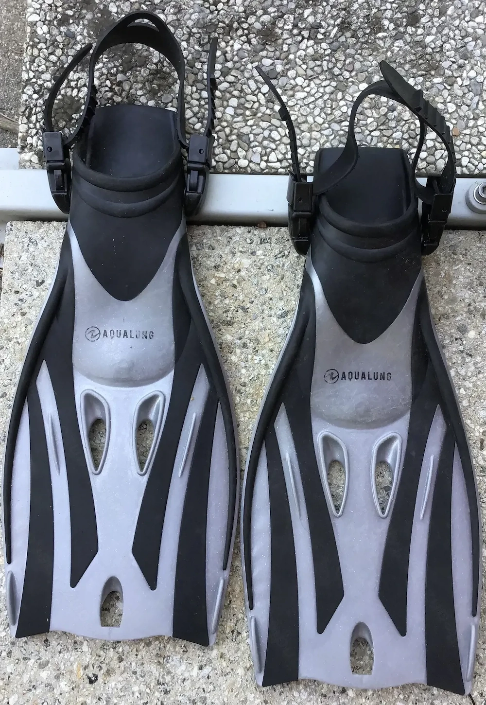 Schwimmflossen grauschwarz 