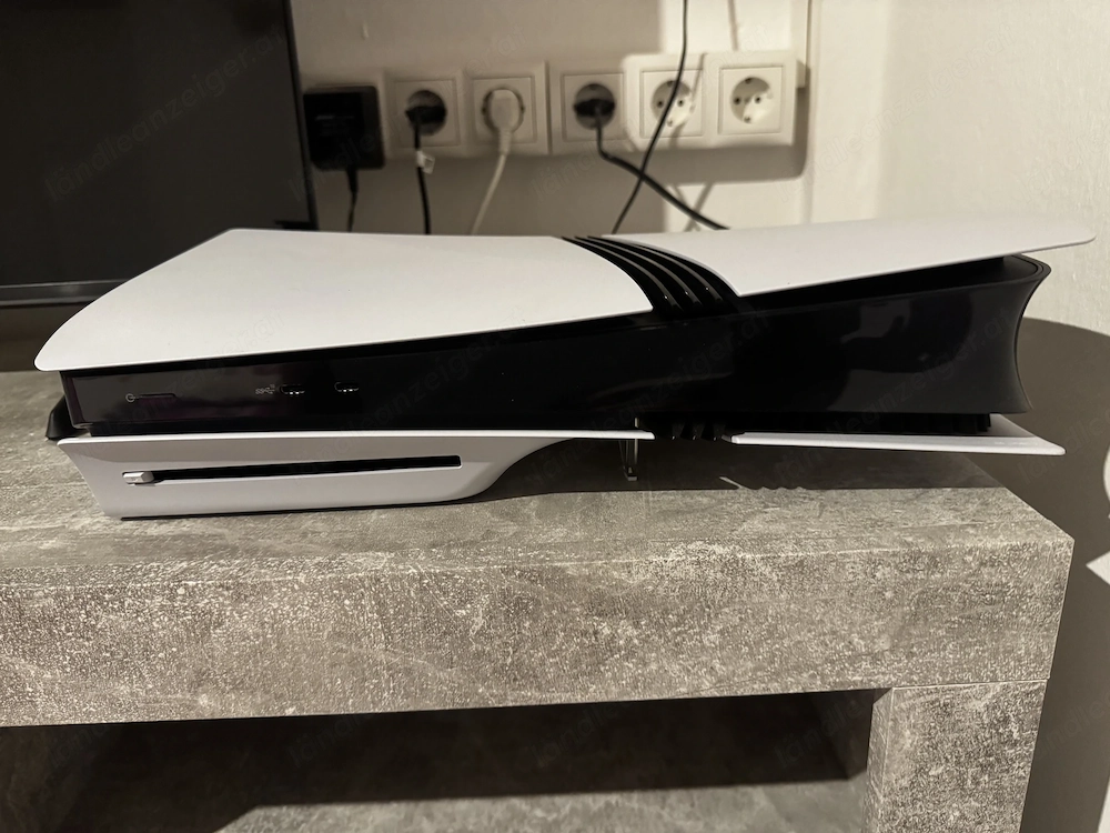 PS5 Pro 2TB + Disc-Laufwerk + 3 Spiele + OVP   kaum benutzt
