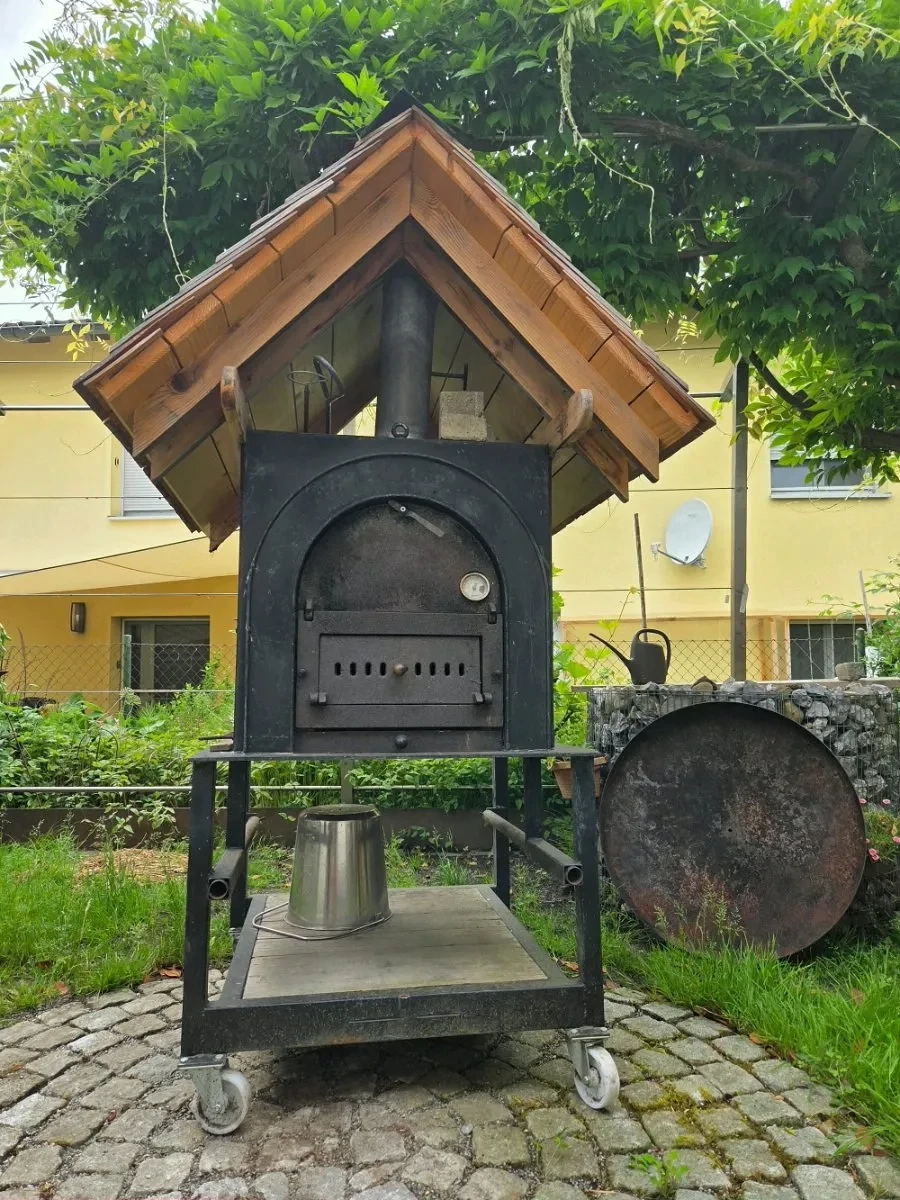 Verkaufe transportablen Pizzaofen mit Hänger