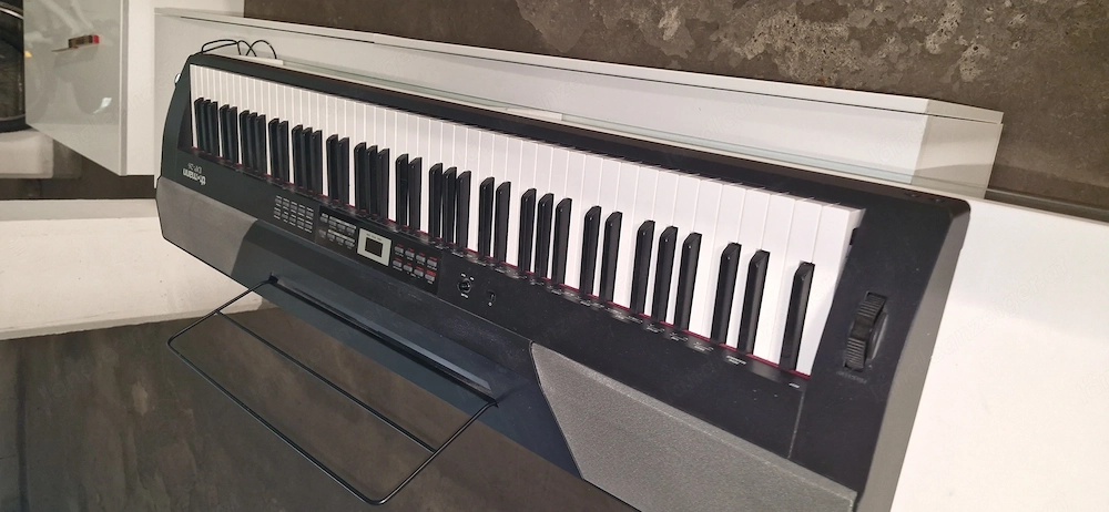 Thoman Piano D-26 kaum verwendet inkl. Zubehör