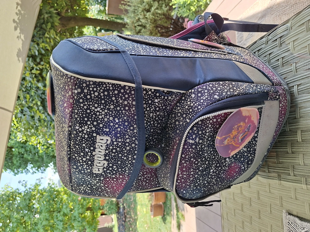 Verkaufe Ergobag Schultasche inkl. Sportsack und Federschachtel