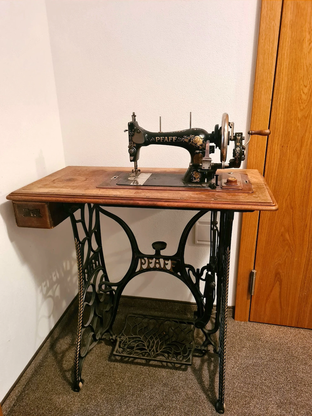 Alte Nähmaschine PFAFF
