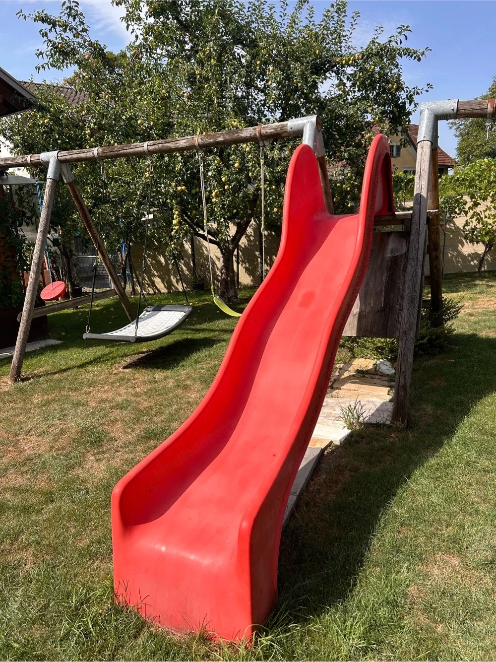 Spielturm mit Schaukel und Rutschbahn von Horner Holz