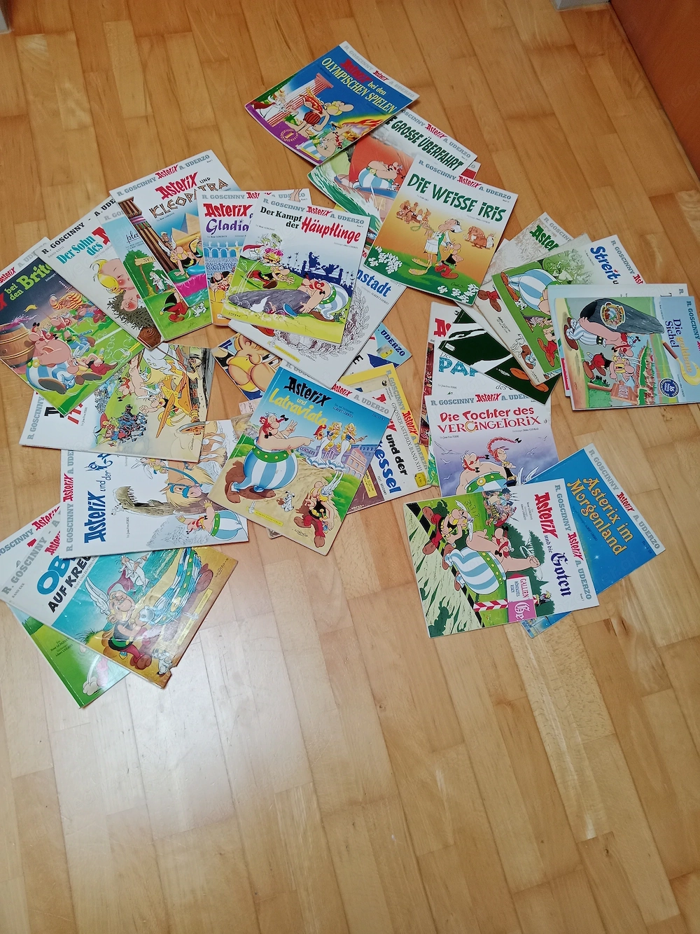 Verschenke 30 Stück Asterix & Obelix Comic