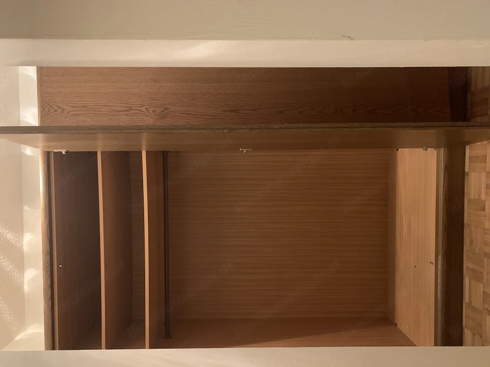 Kleiner 3 türiger Kleiderschrank 
