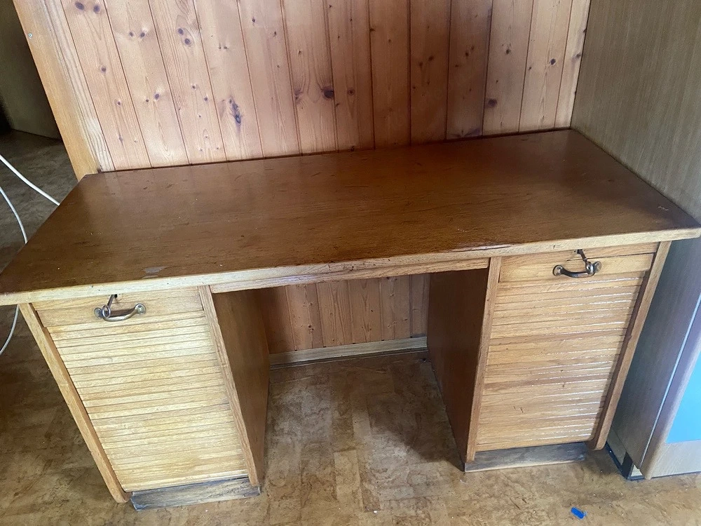 Alter Vollholz Schreibtisch