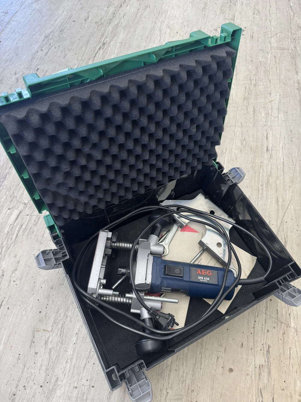 Oberfräse AEG Ofe 630 W