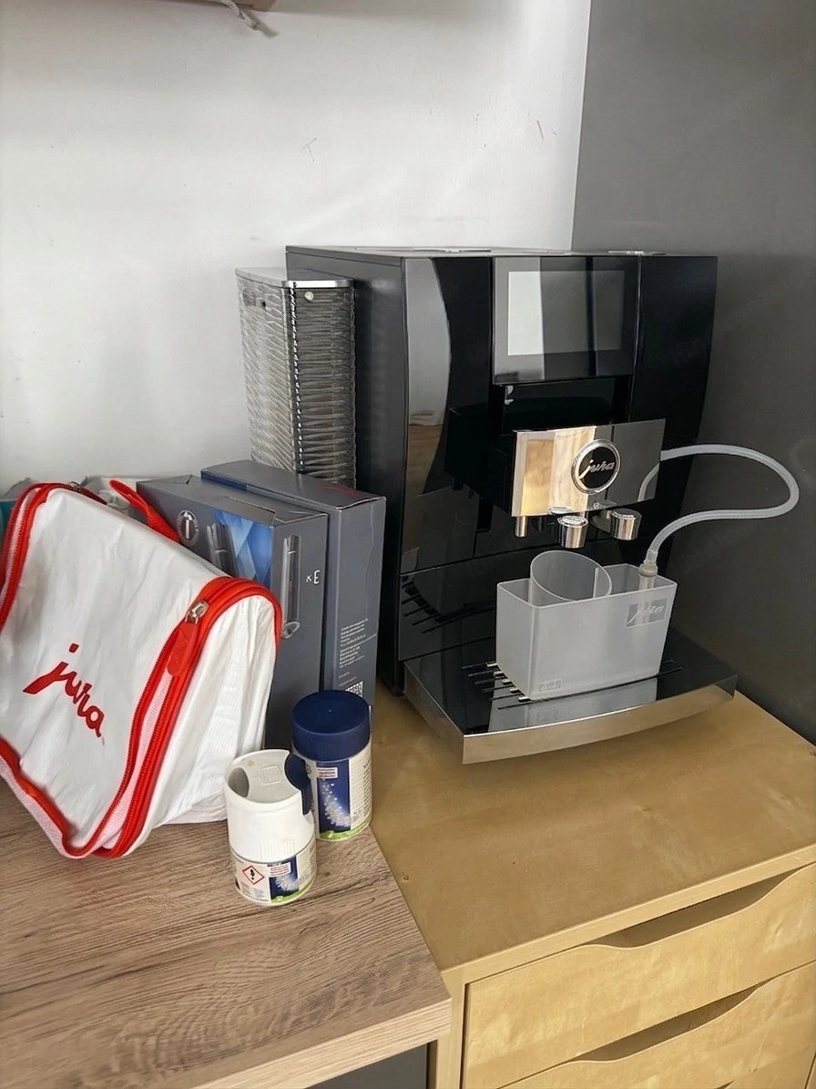 Jura Z10 Kaffeevollautomat Diamond Black Cold Brew Kaffeemaschine Top Zustand