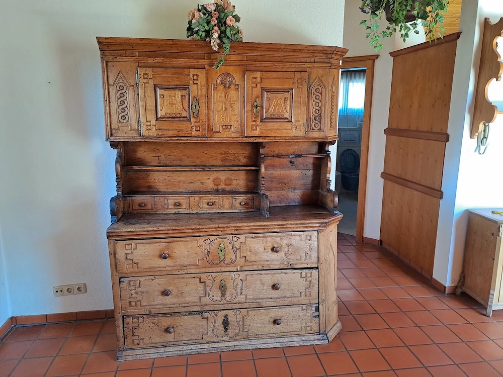 Antiker Bauernkasten Buffet