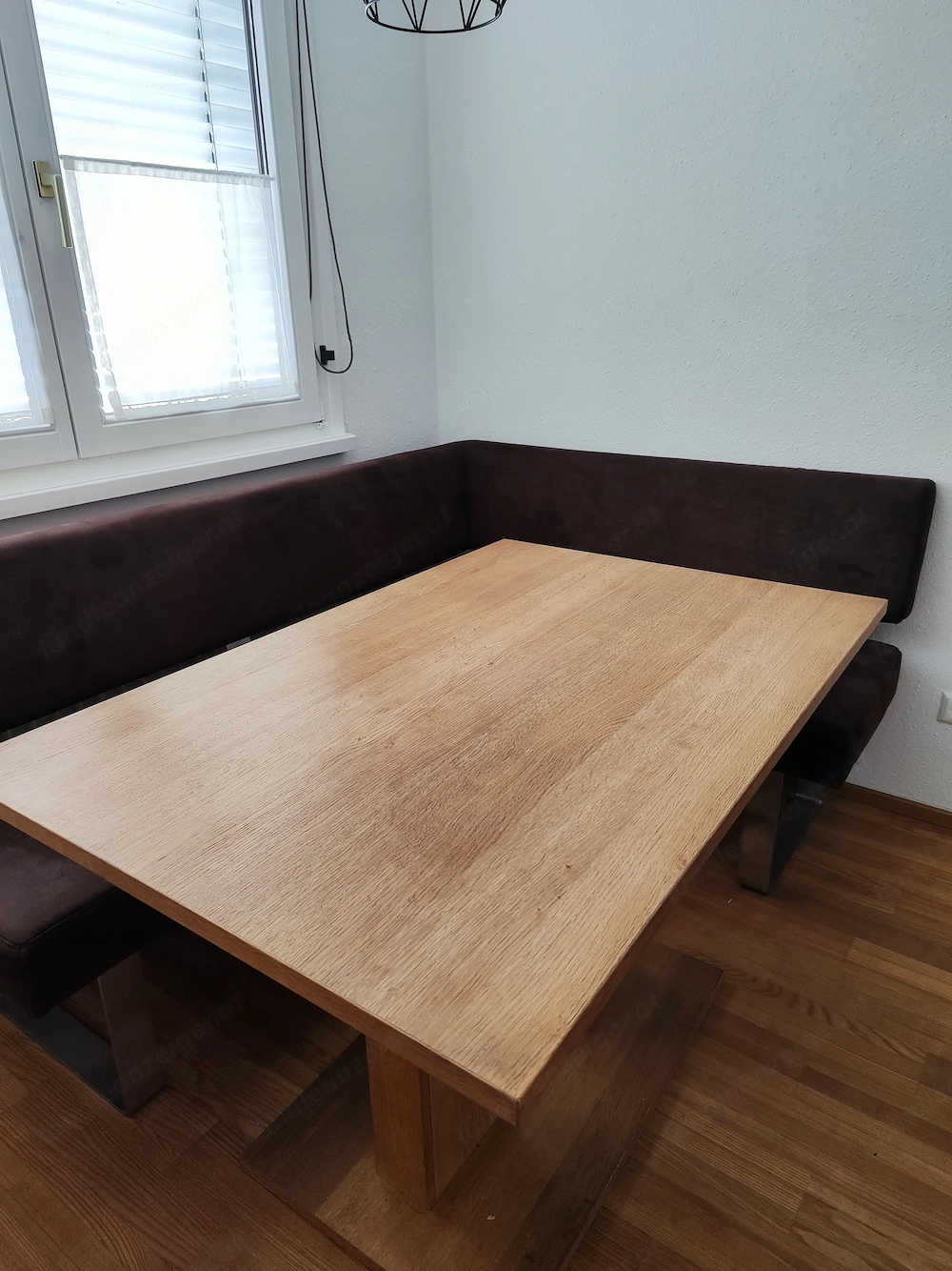 Eckbank mit Tisch