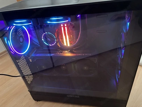Gigabyte Gaming PC Ryzen 7 9800X3D RTX 5090