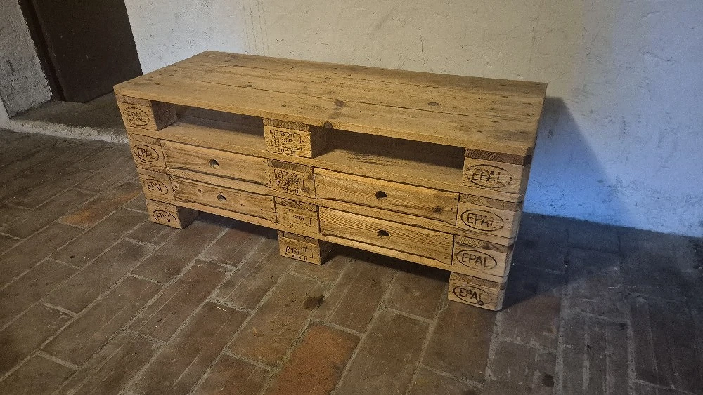 Paletten-Sideboard   TV-Board mit Schubladen   2 Stück verfügbar
