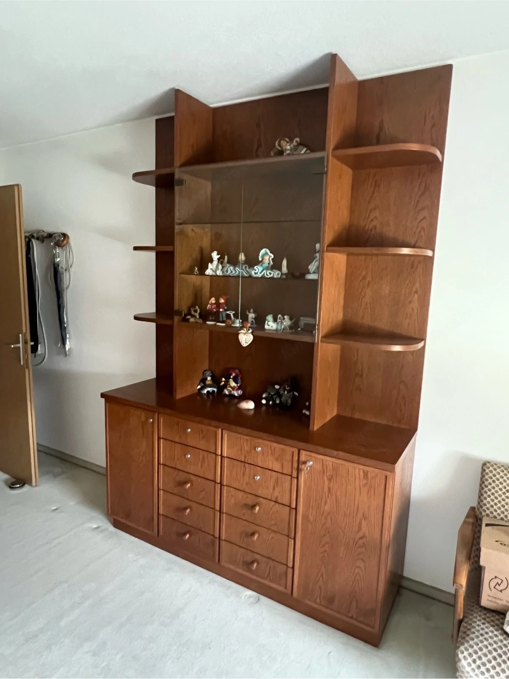 Holzvitrine