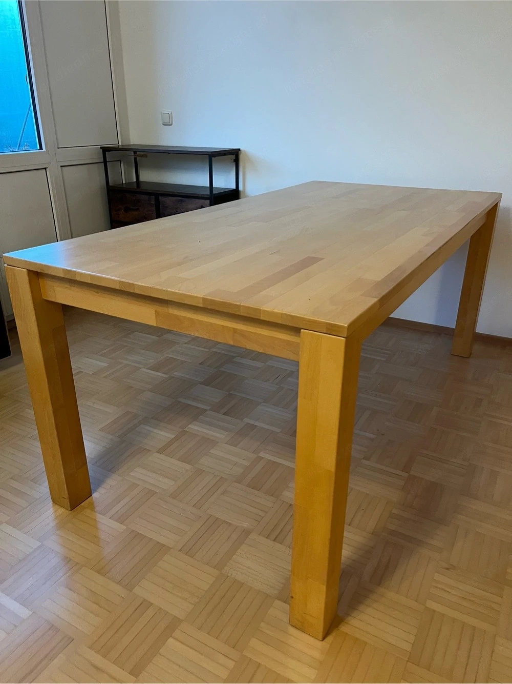 Massiver Holztisch 