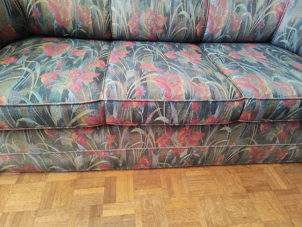 Sofa ausziehbar alt  zu verschenken 