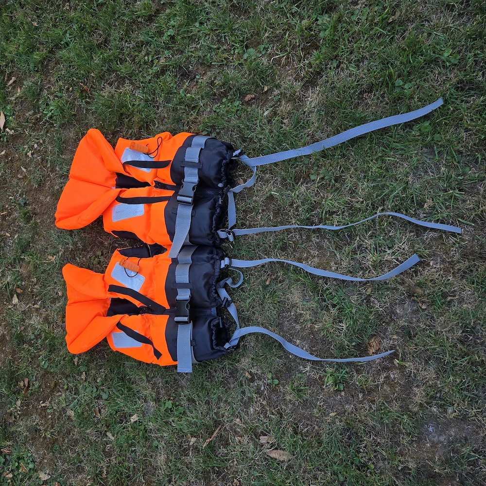 2 Schwimmwesten für Kinder