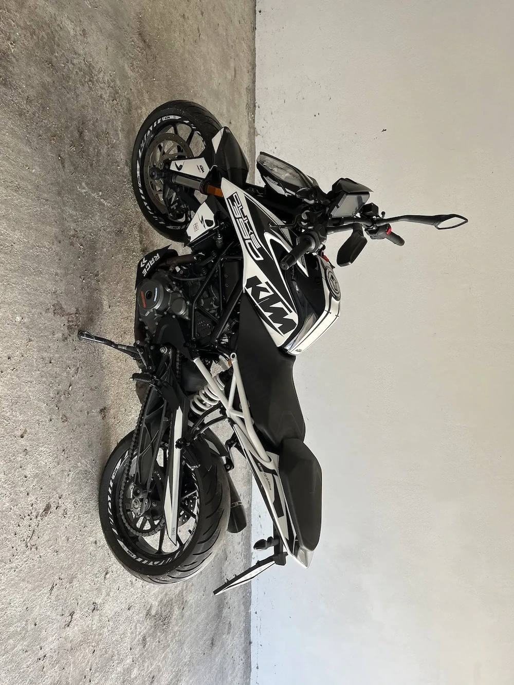 KTM Duke 390 Baujahr 2021