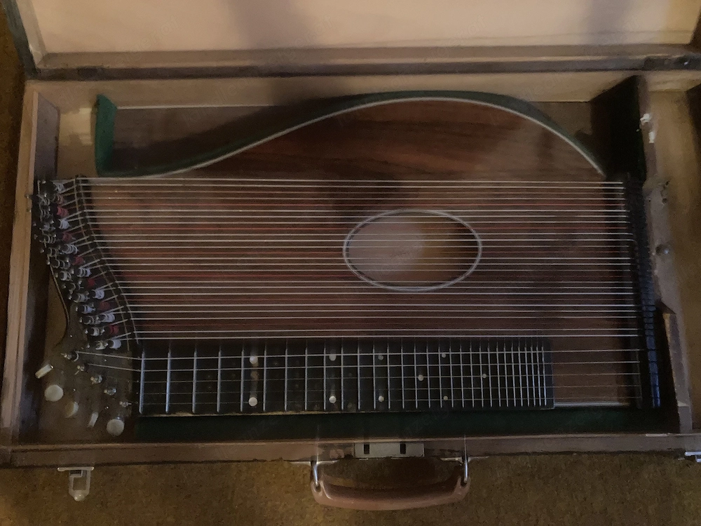 Zither neu bespannt