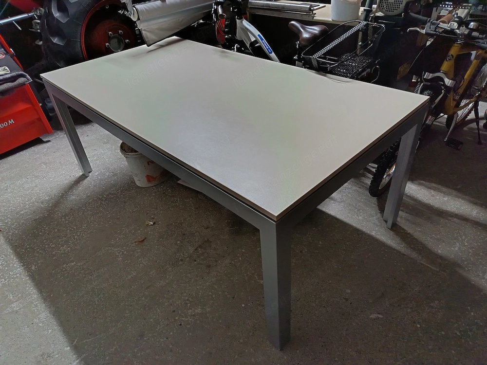 Esszimmer Tisch