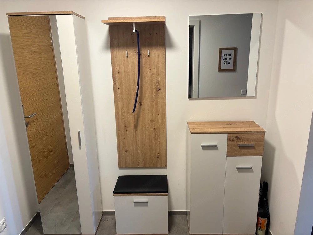 Garderobe inkl. Spiegel