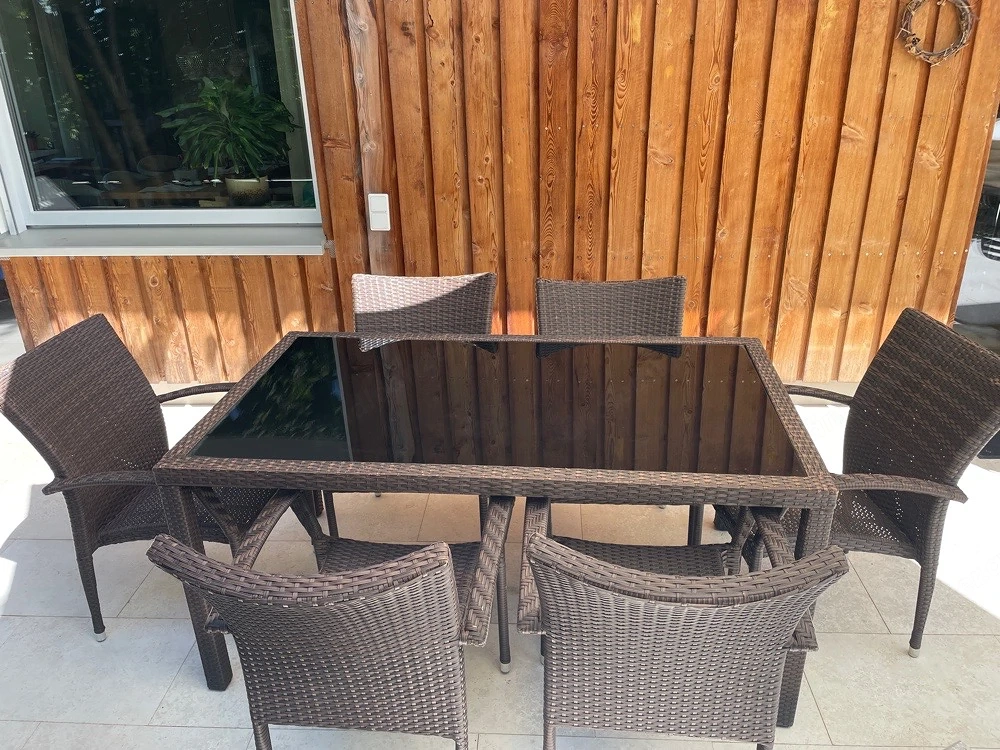 Gartentisch mit 7 Stühlen