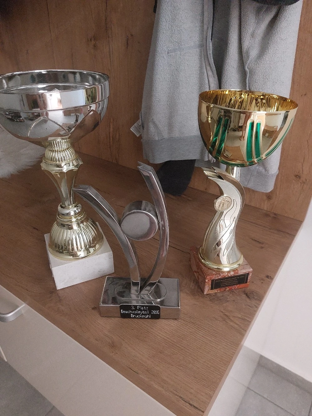 drei Pokale 