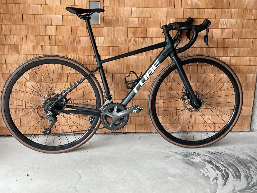 Cube Attain Rennrad   Rahmengröße 47 cm