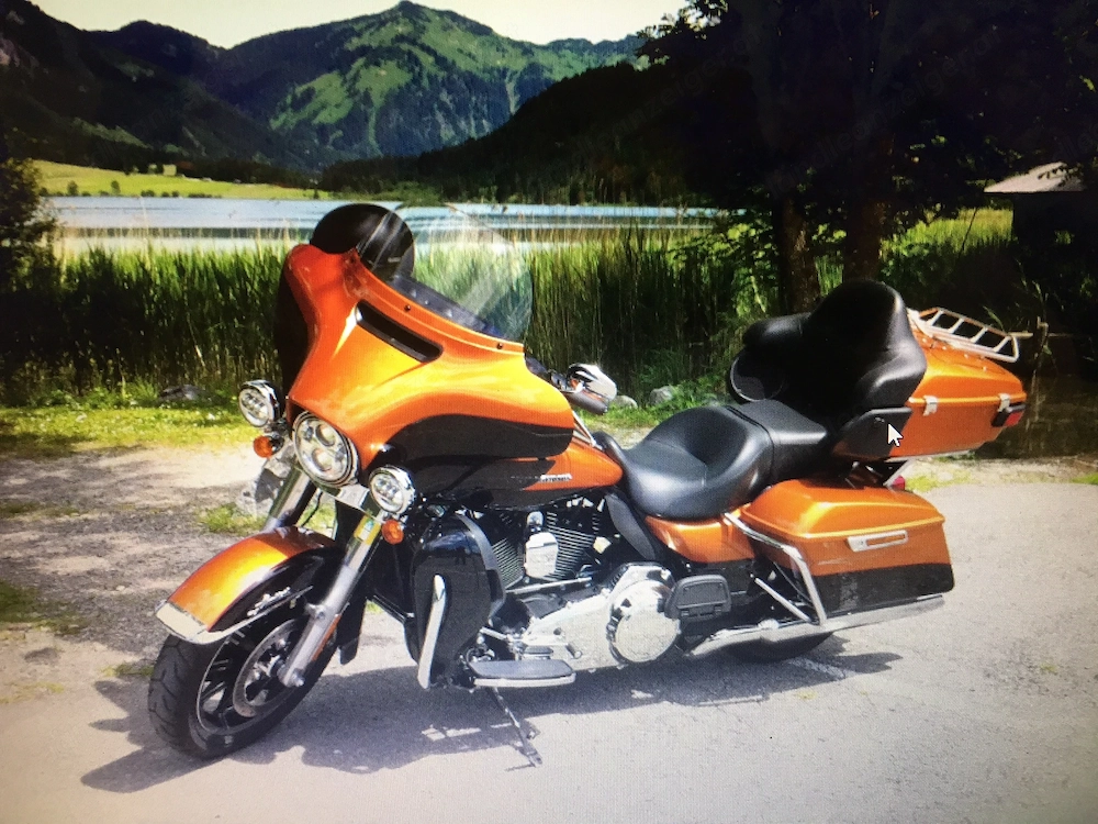Spontanes Harley- und Country-Lady-Gesuch