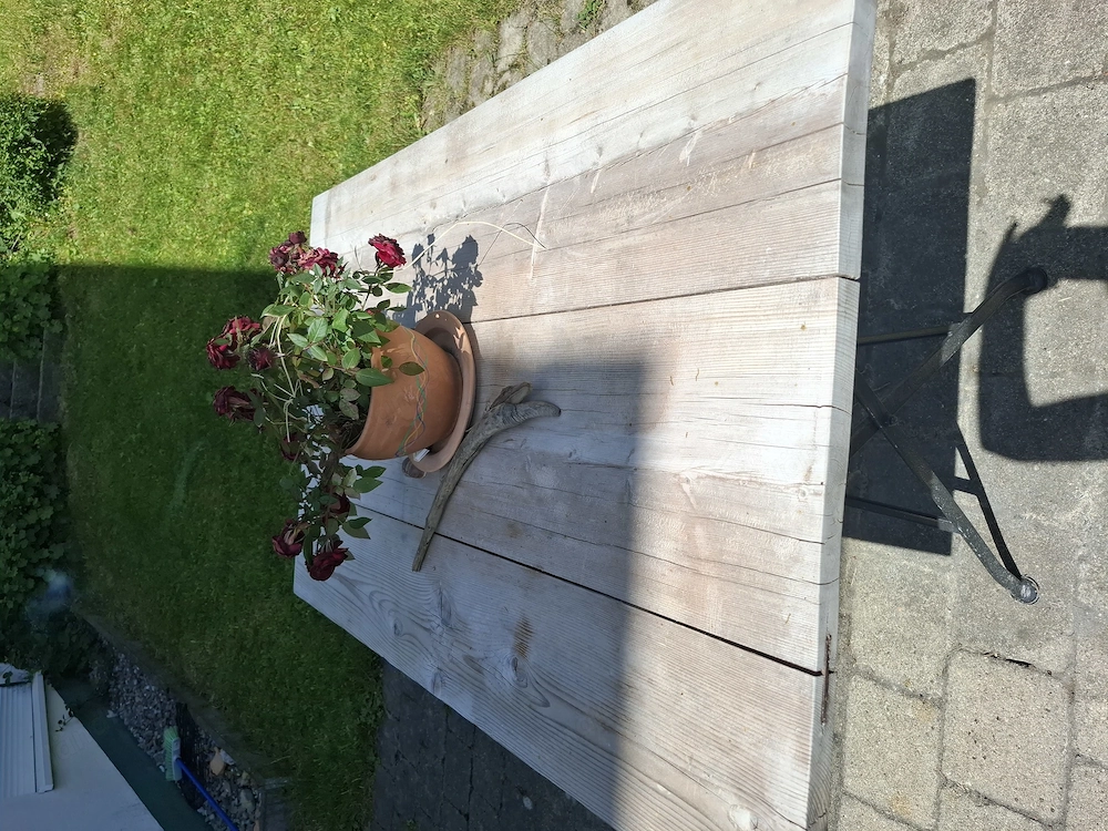 Gartentisch wetterfest