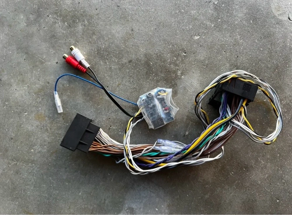 Audi MMI Subwoofer Adapter Quadlock