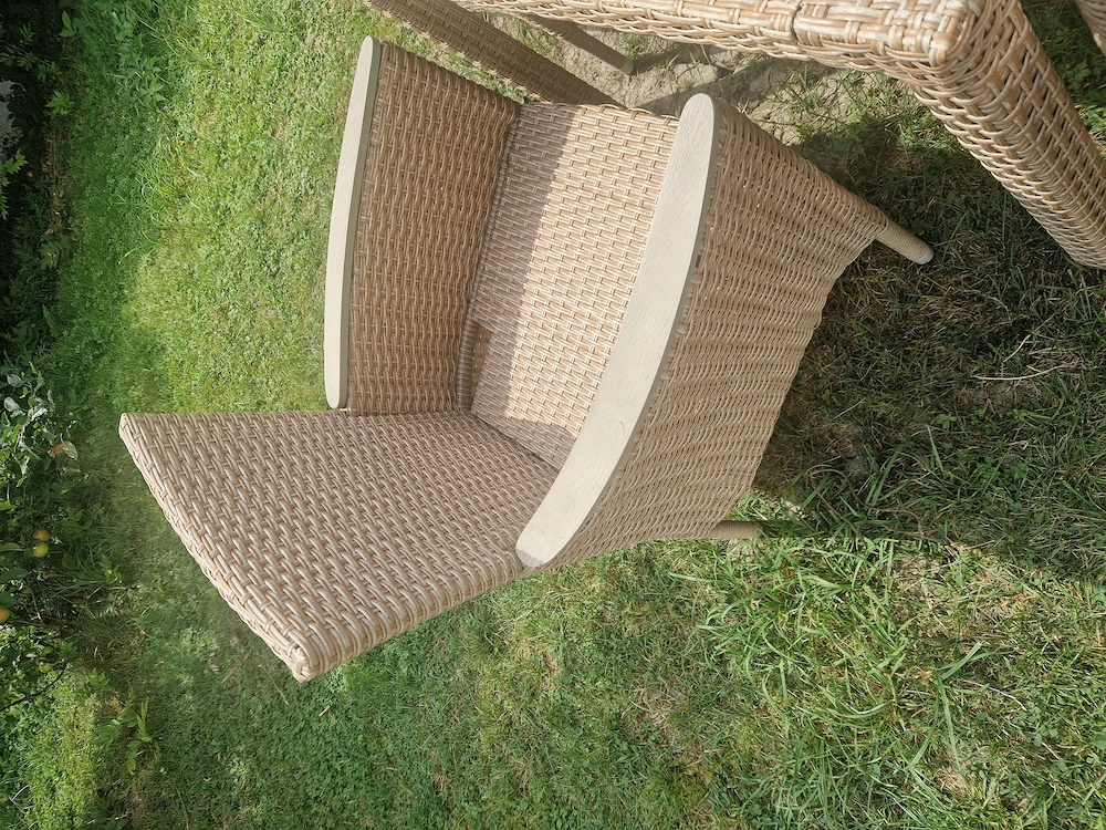 Gartenmöbel mit 8 Stühle und 8 Sitzkissen