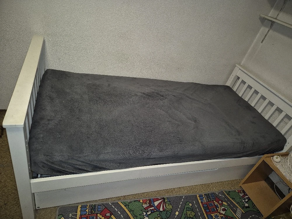 Bett 90x200