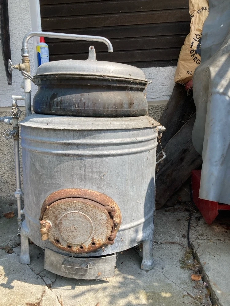 Waschkessel, Wurstkessel, Schlachtkessel. Bienenwaben Rähmchen reinigen
