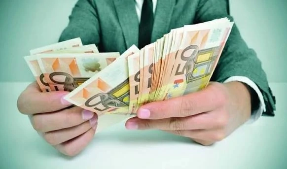 Kreditdienstleistungen: Investitionen, Immobilienkredite, Unternehmensfinanzierung, Agrarkredite  Su