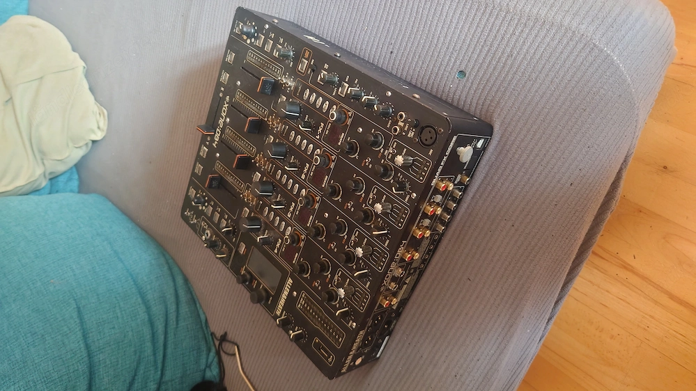 Allen & Heath Xone DB 4 (defekt, jedoch reparabel)
