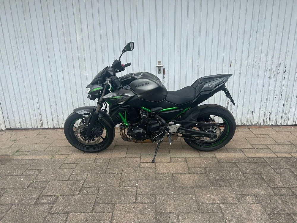 Kawasaki Z650 | BJ 2024 | nur 258 km | A2 | 1. Hand