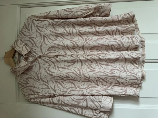 Bluse mit hübschen Ärmeln