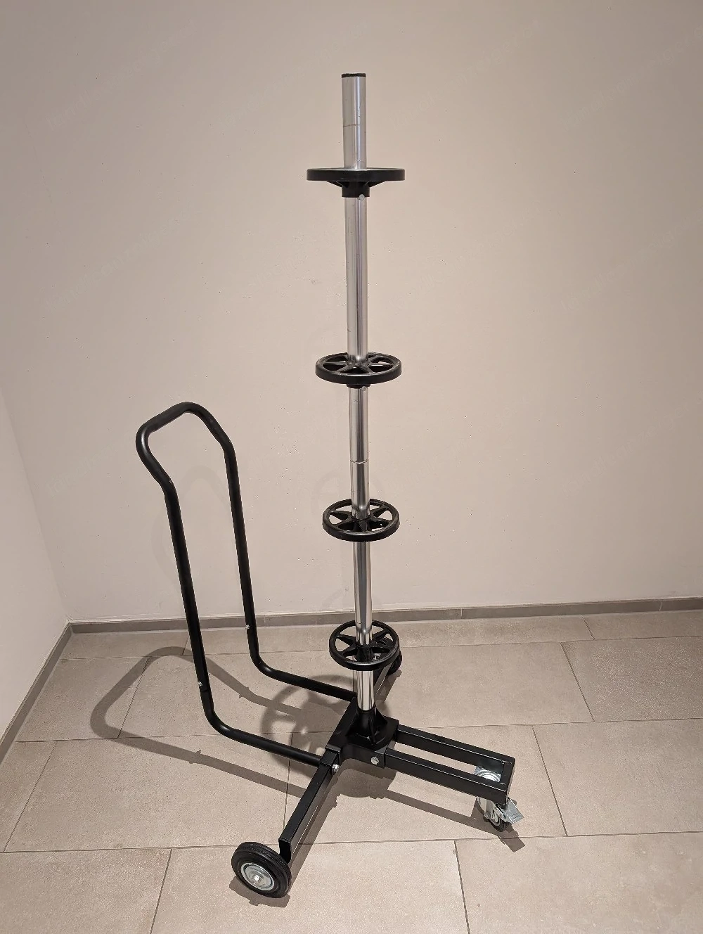 Fahrbarer Felgenständer XL (235-er bis 285-er Reifengrößen) 