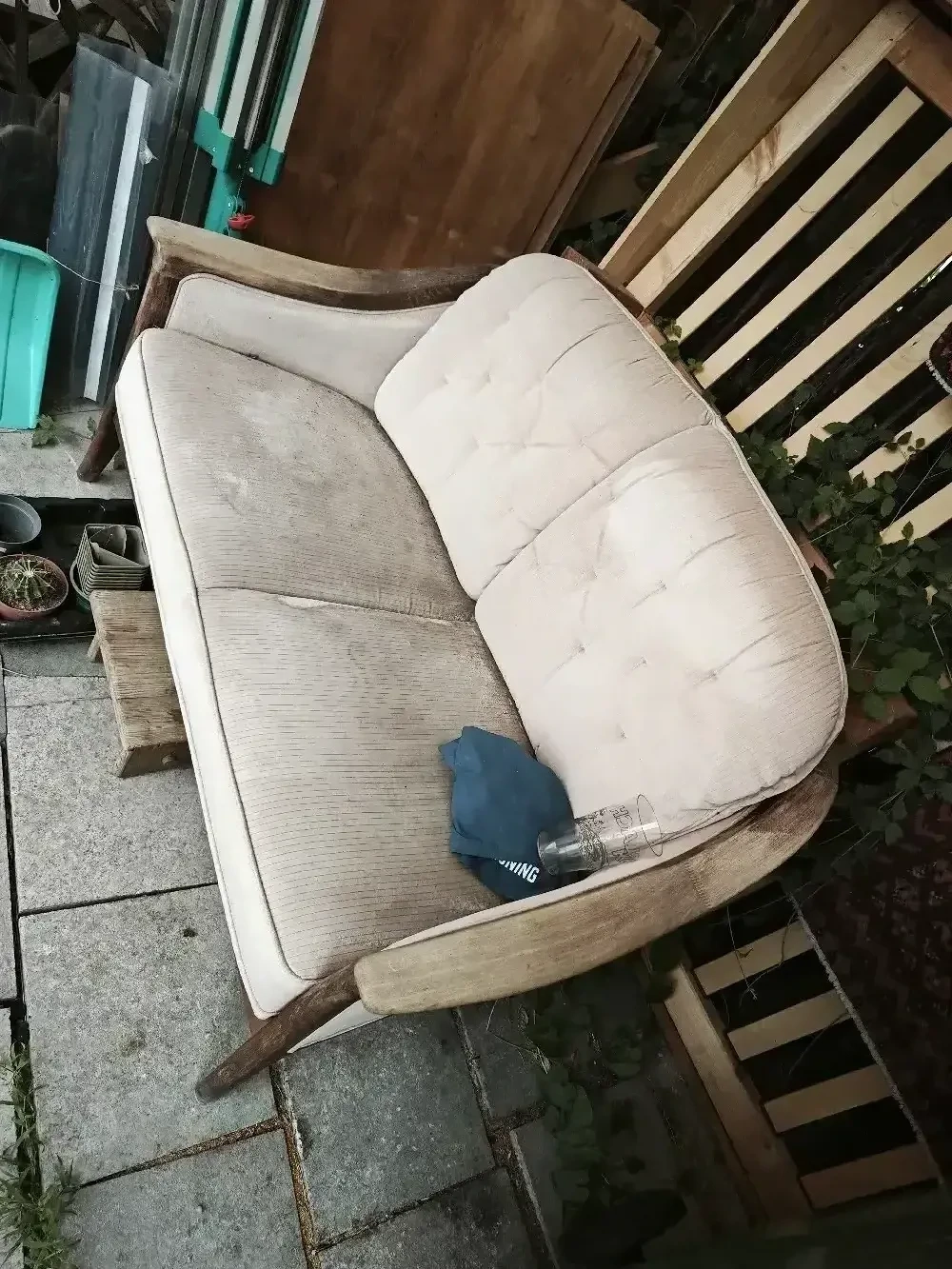  alte Couch Vintage