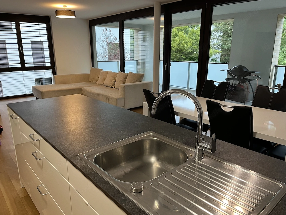 Moderne 3-Zimmer-Wohnung mit großem Balkon