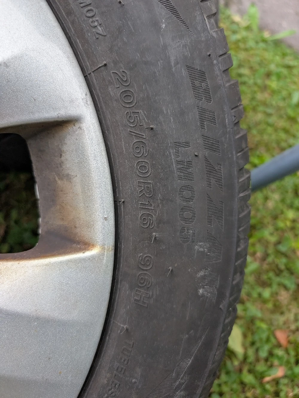 Bridgestone Blizzak Winterreifen inkl Felgen 