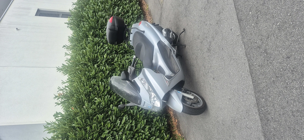 Piaggio Roller X8 400ccm nicht vorgeführt.