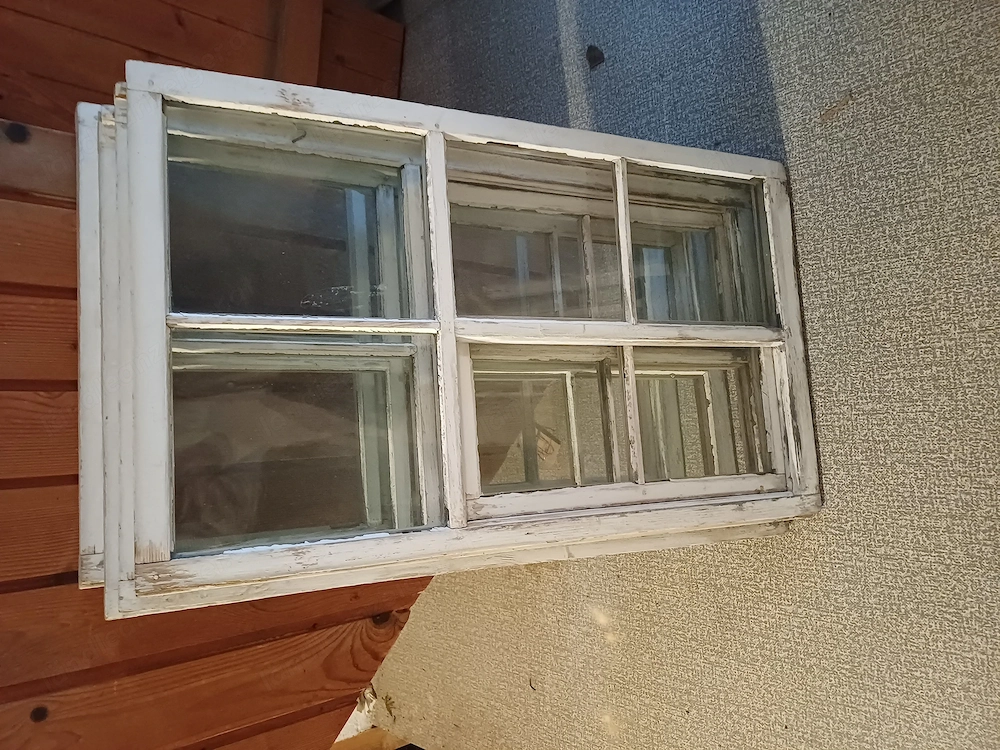 Altes Fenster zum dekorieren