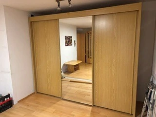Schiebetürenschrank