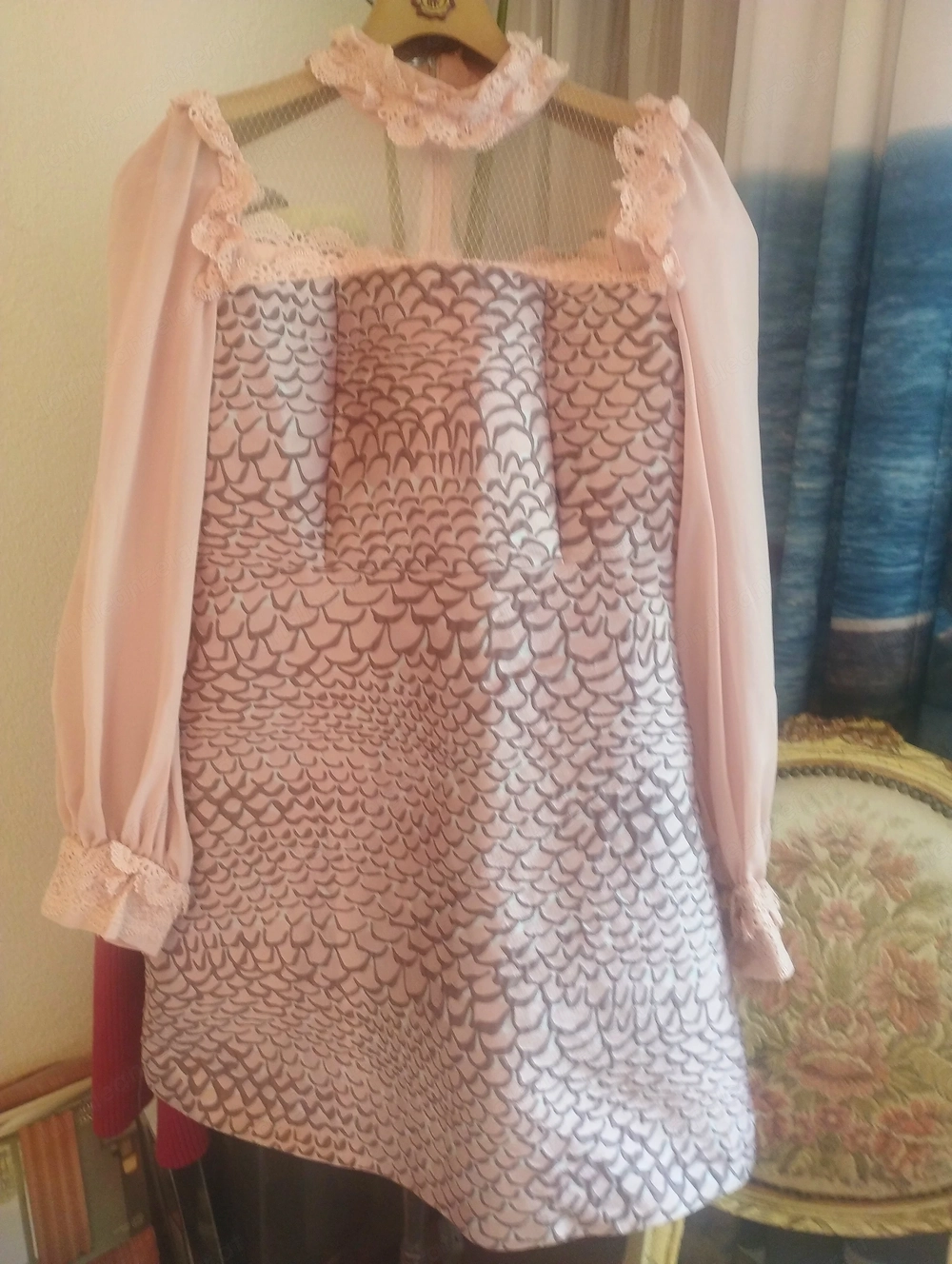 Brokat Kleid neu