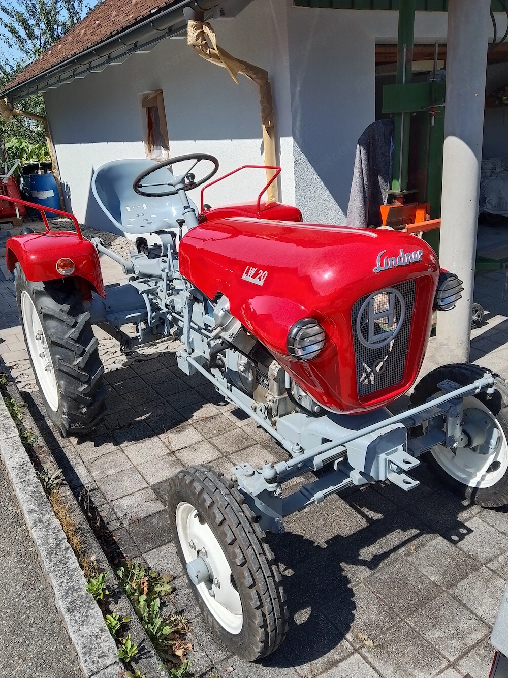 Traktor Lindner LW20