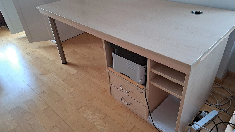 Schreibtisch Vollholz Tischlerarbeit