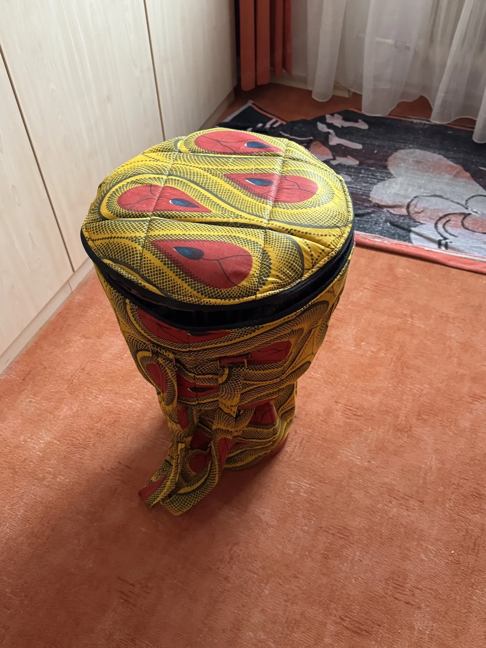 Große Djembe ca. 1 Meter   hochwertige Holztrommel inkl. Tragetasche