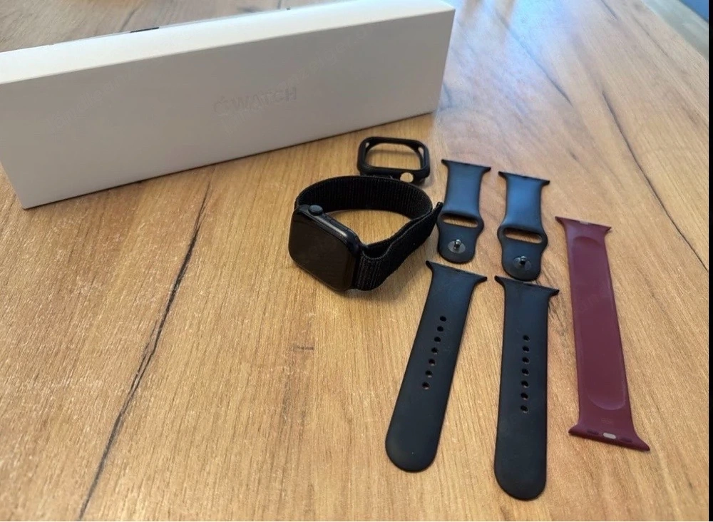 Apple watch 8.   45mm
